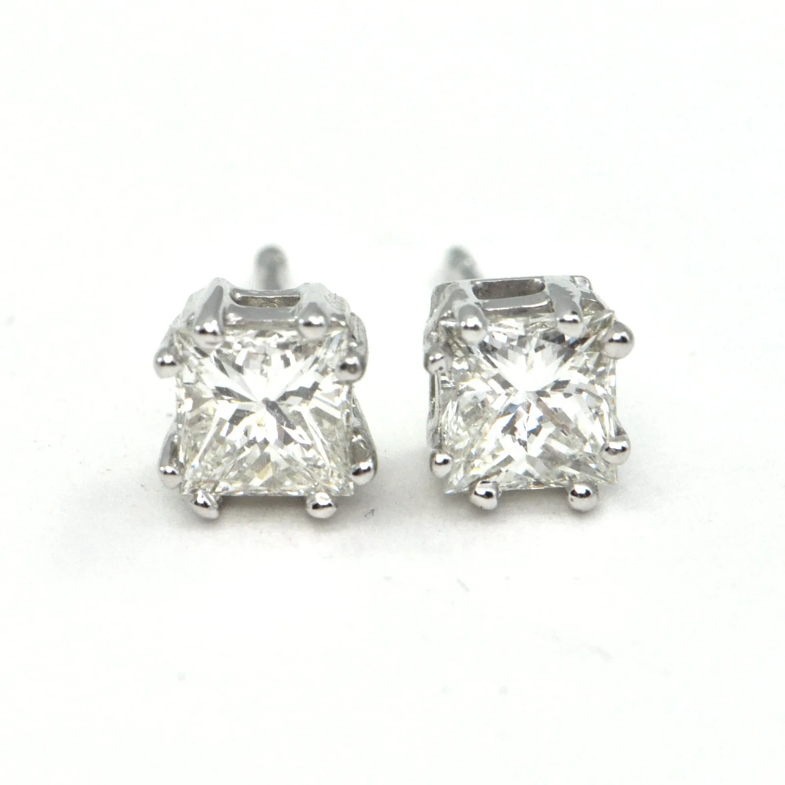 1.42 ct Diamond stud Princess Cut earrings - GIA certified