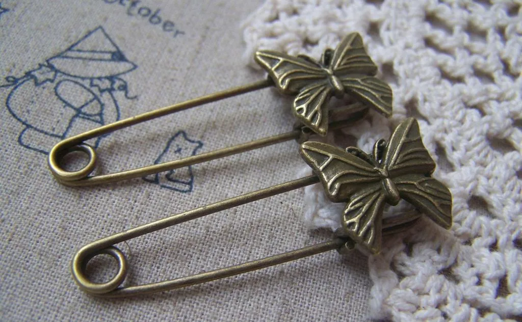 6 pcs Antique Bronze Butterfly Safety Pins Broochs  A4874