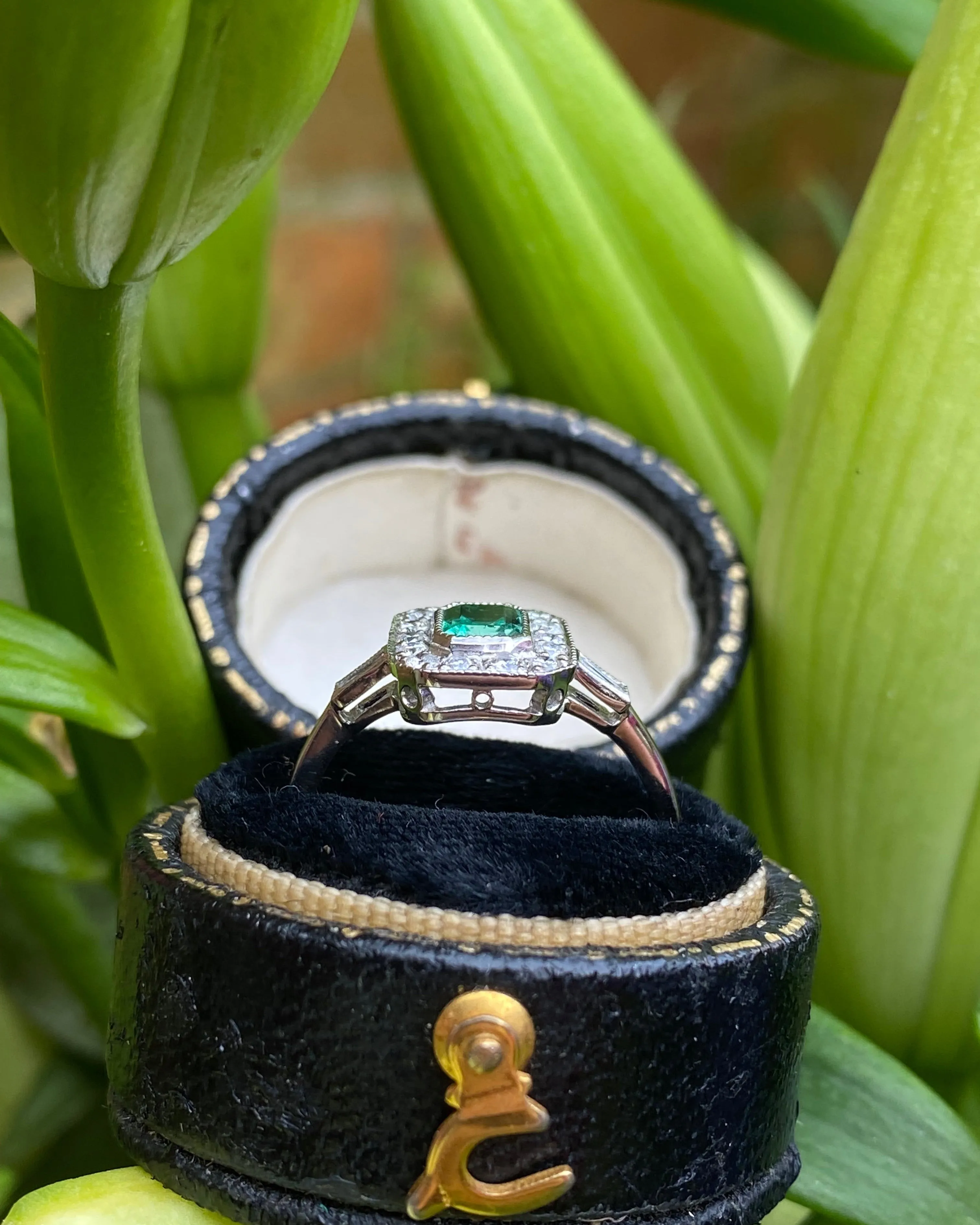 Art Deco Emerald and Diamond Cluster Platinum Ring 0.30ct   0.50ct