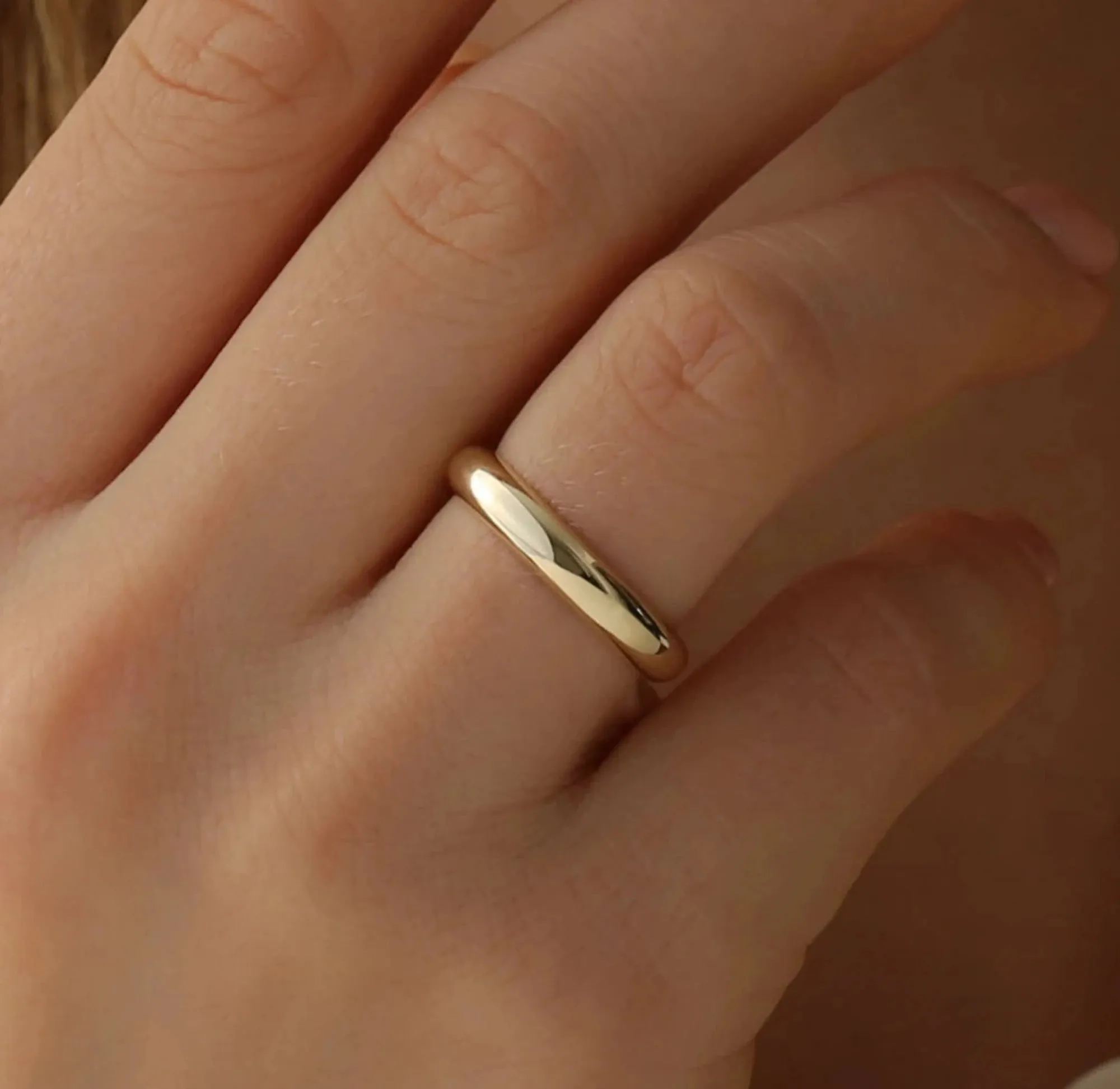 Classic Wedding Band - 4 mm, Sofia