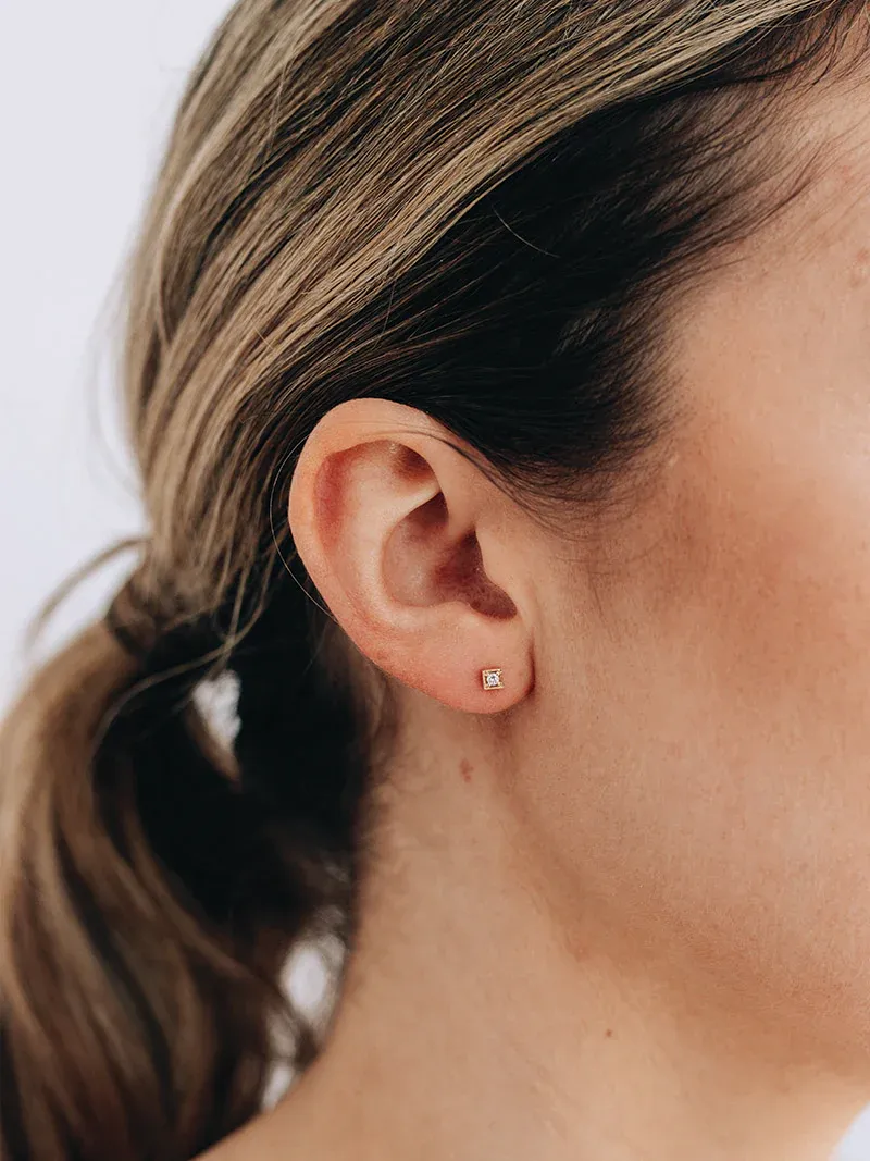 Cl??o Square Studs  - Gold & Diamond