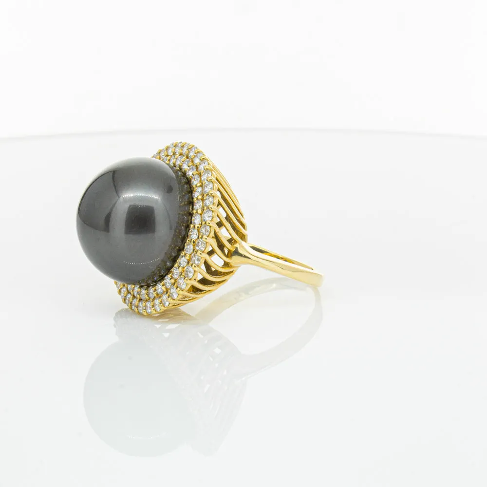 Deja Vu 18ct Yellow Gold 16mm Black Pearl & Diamond Ring