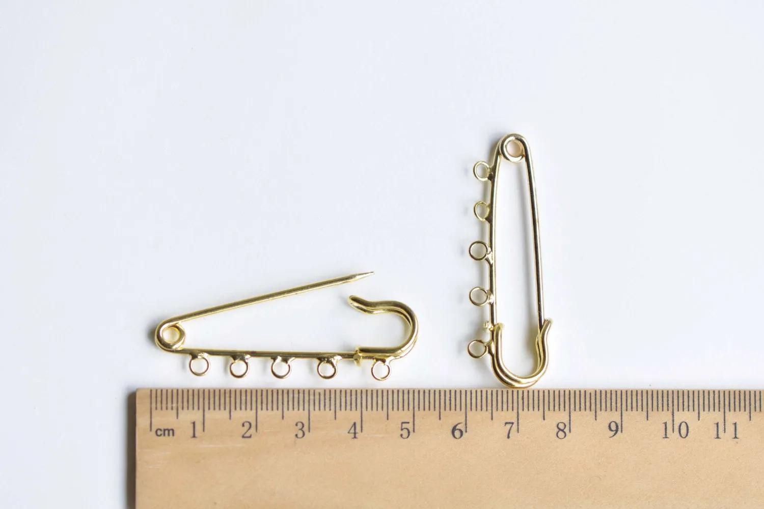 Gold Kilt Pins Five Loops Safety Pin Broochs Set of 10  A8344
