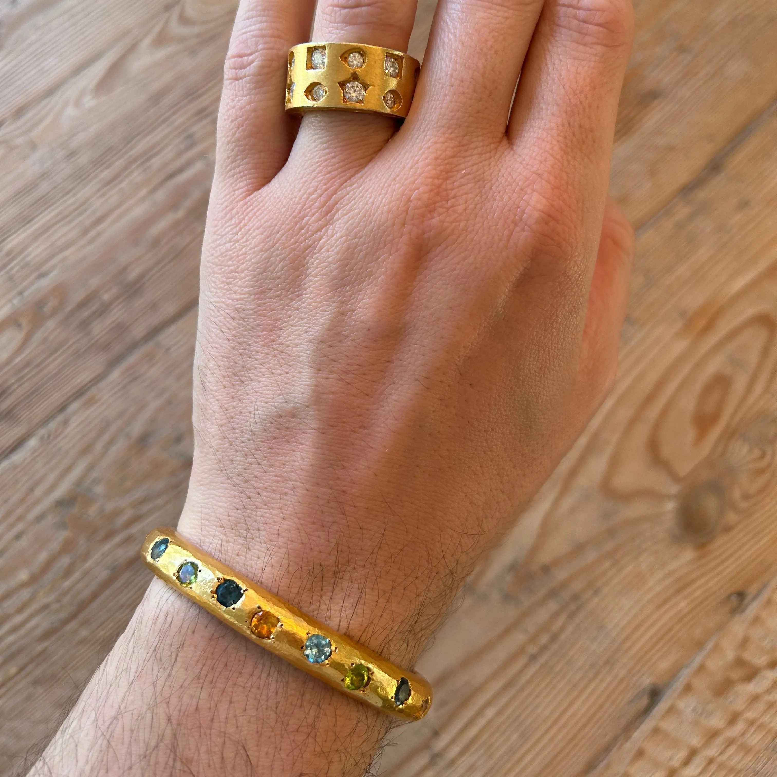 Jumbo Jacob Cuff, Gold
