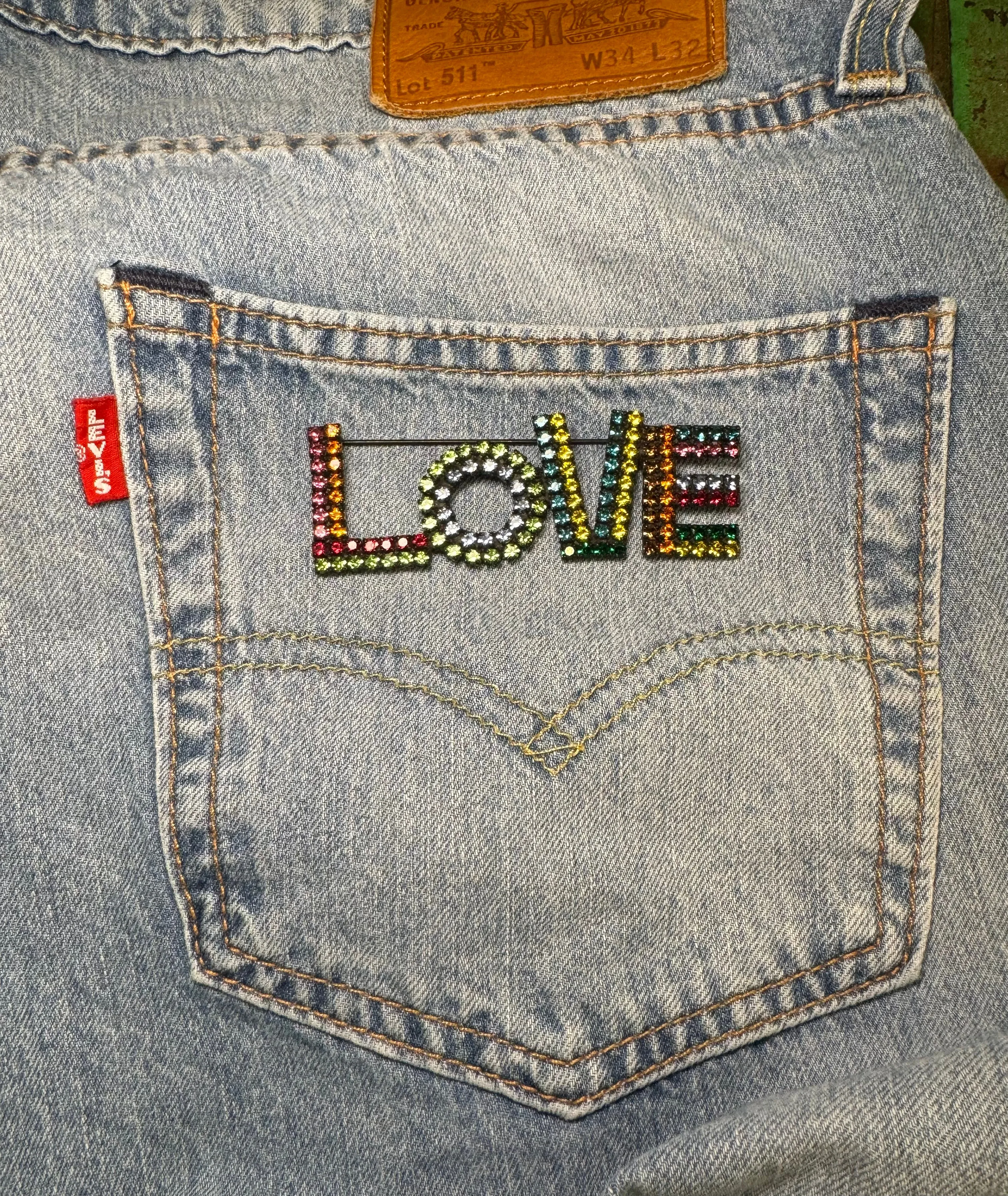 LA LA LOVE Brooch