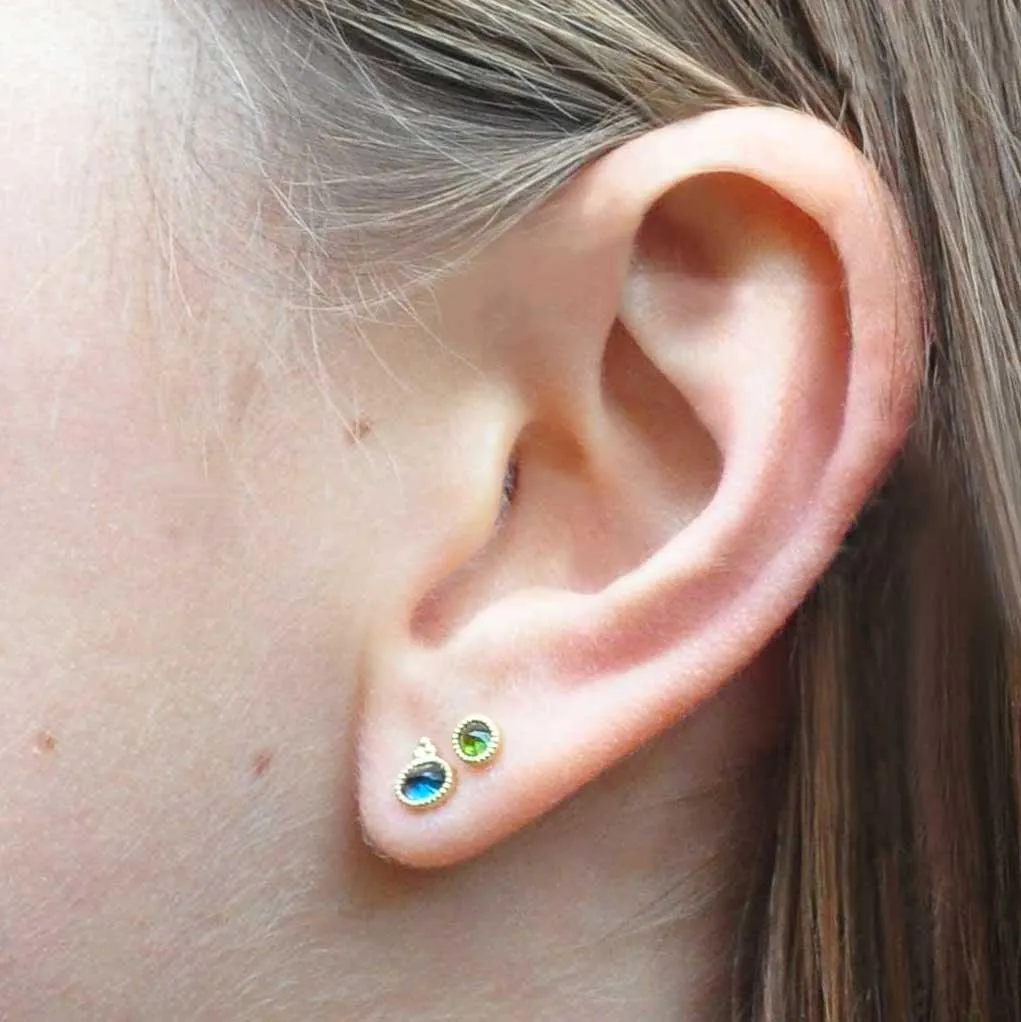 Oval Precious Stud London Blue Topaz - 18k Gold - Sold by Piece