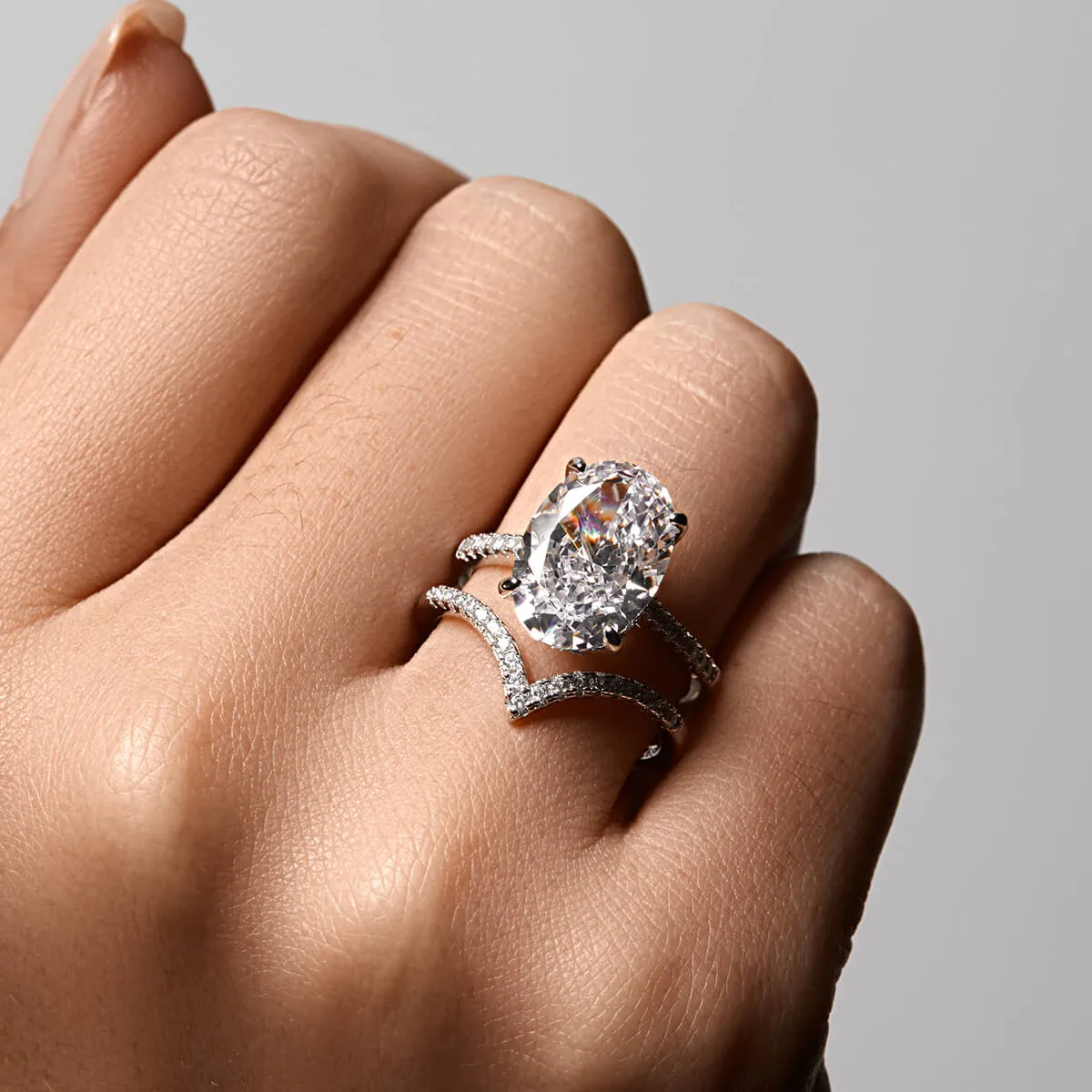 Pav Wishbone V | Stacking Ring