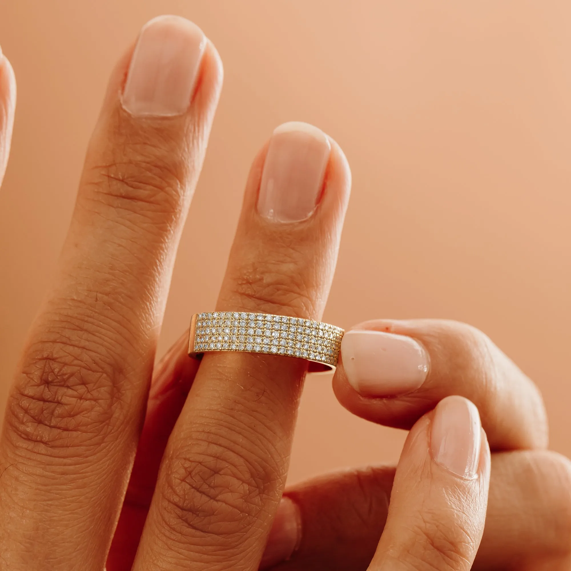 Pave Diamond Cigar Band, Amira