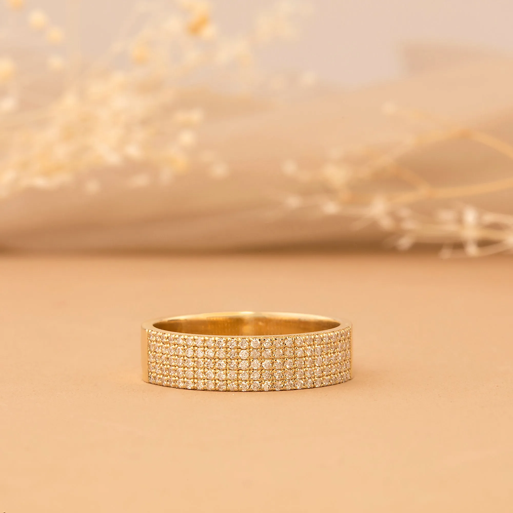 Pave Diamond Cigar Band, Amira