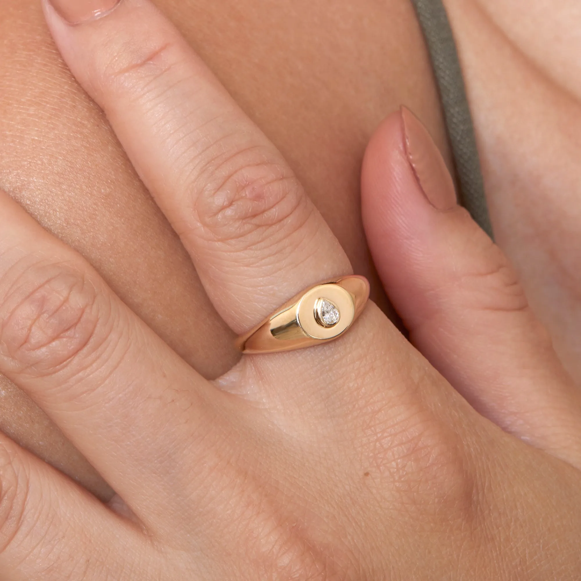 Pear Diamond Signet Ring, Lagrima