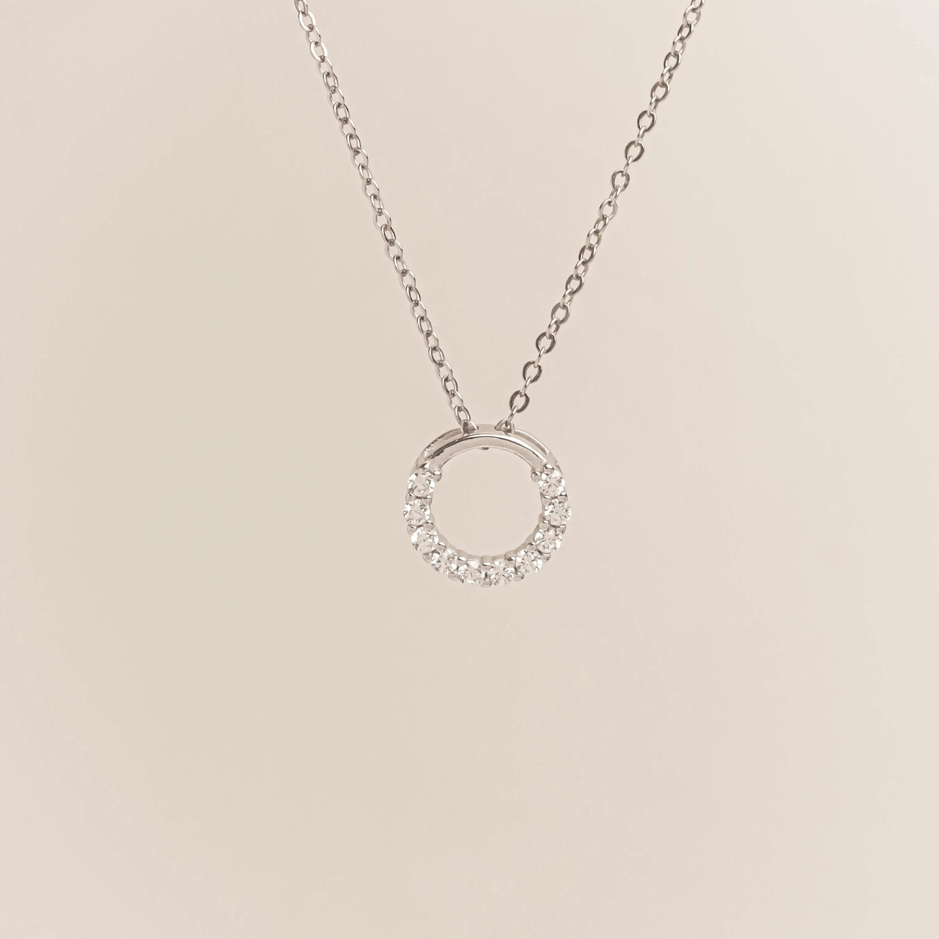 Shiny Wreath Necklace
