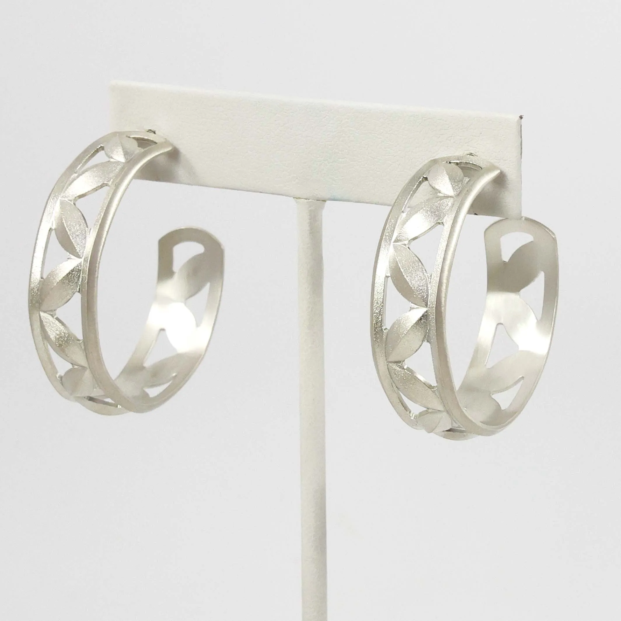 Sweet Pea Hoop Earrings
