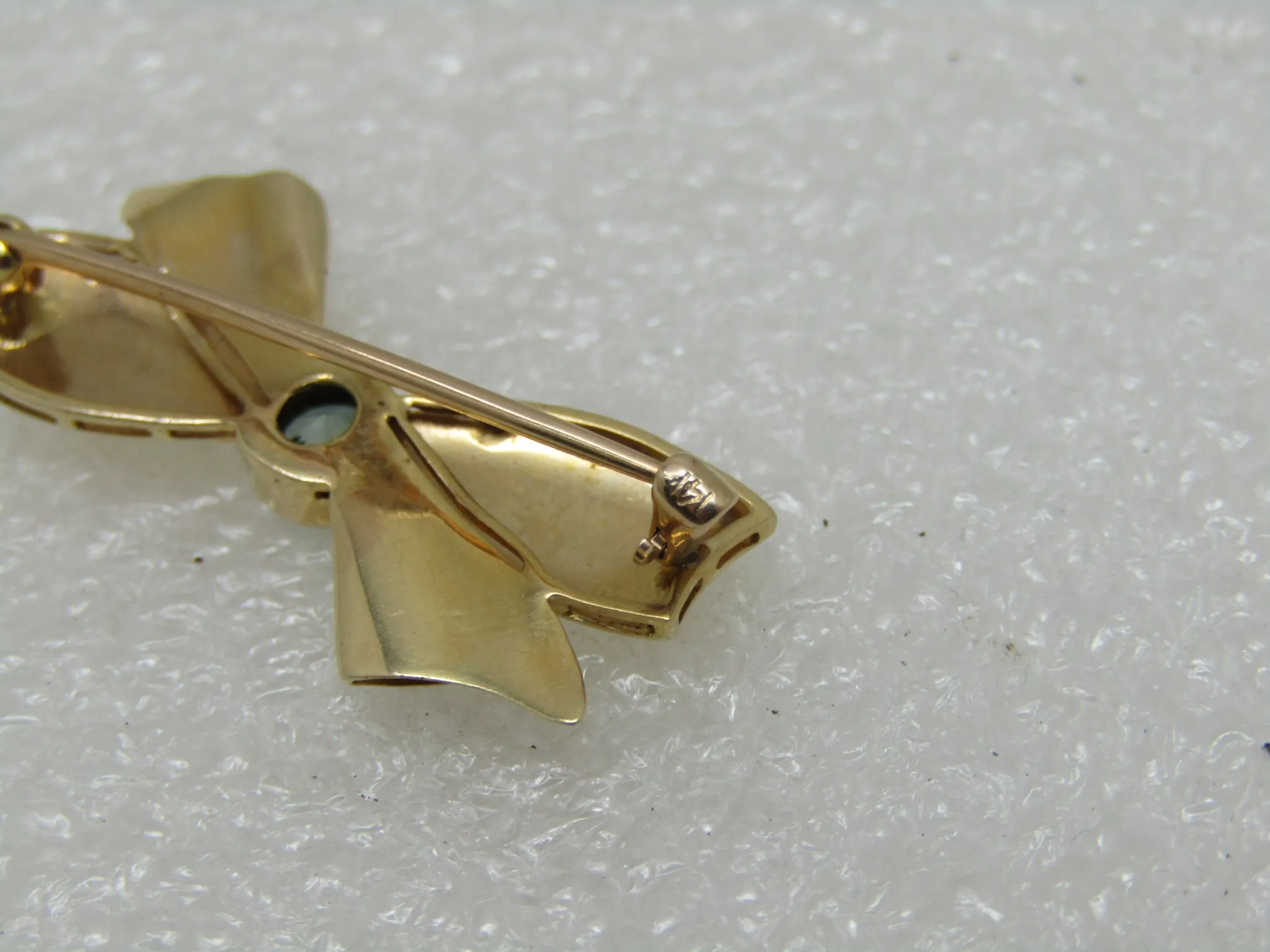Vintage 14kt Aquamarine Bow Brooch, Appx. 40 ctw, Locking C Clasp, 1940's, 2.56gr