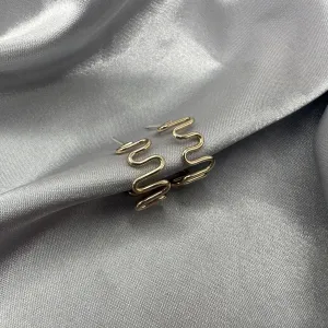 Wavy Hoops
