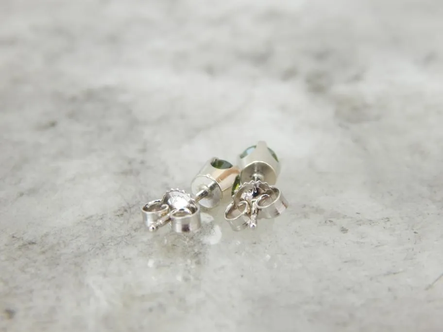 White Gold and Green Garnet Simple Stud Earrings
